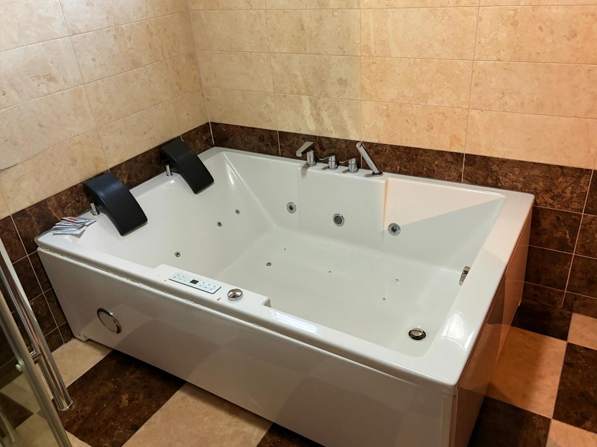 Hotel Europa 92 Ferizaj Exteriör bild